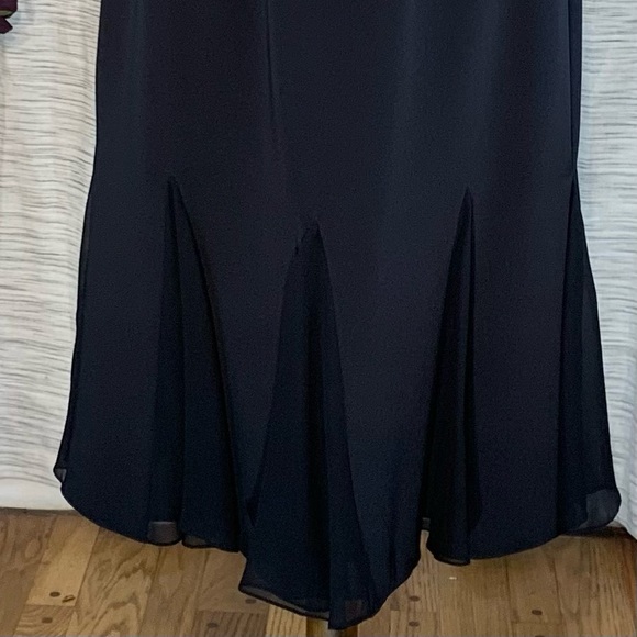 Rickie Freeman Teri Jon black sleeveless party dress. - Picture 4 of 16